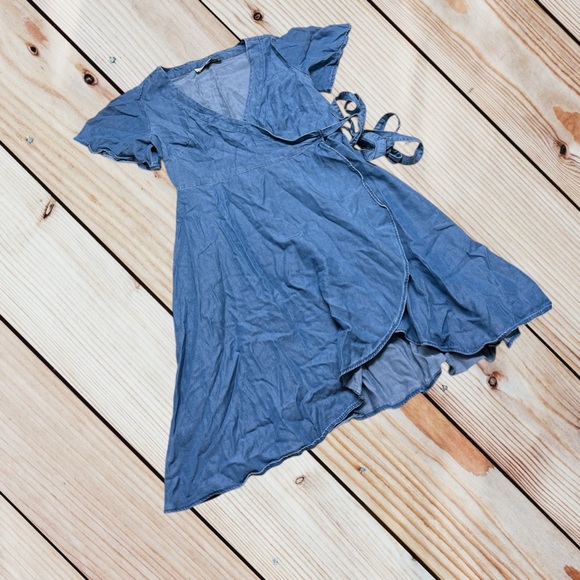 Loft size 2 chambray 100% lyocell flutter sleeve wrap dress - Picture 2 of 15